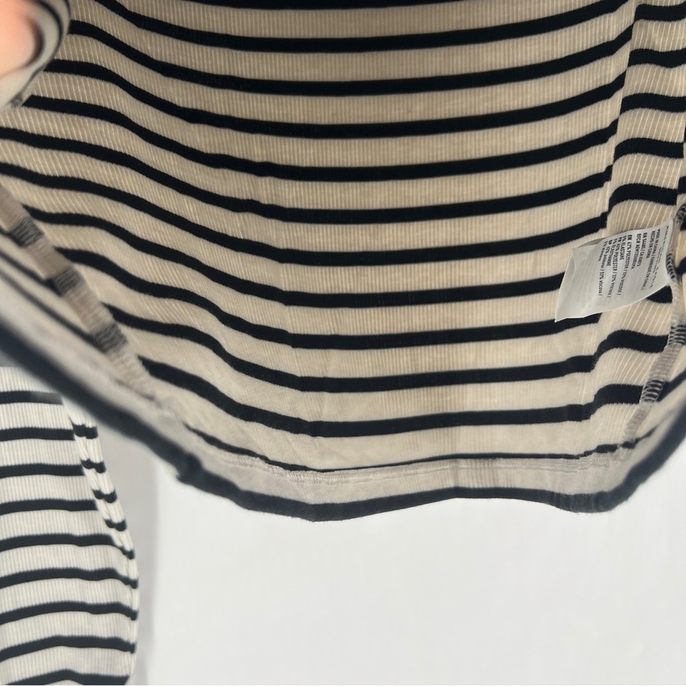 American Eagle Ribbed Black & White Striped Off-Shoulder Long Sleeve Crop Top L - Picture 5 of 12